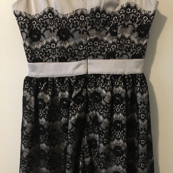 ModCloth Minuet lace party dress, size S. - Picture 4 of 4